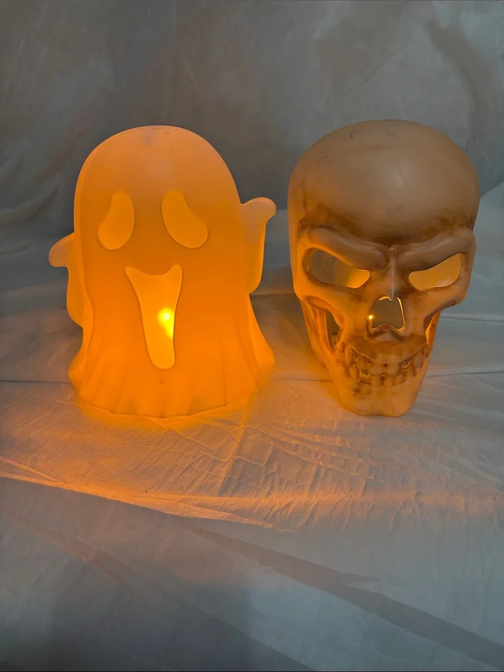 Ghost and Brown Skull Halloween Décor Set